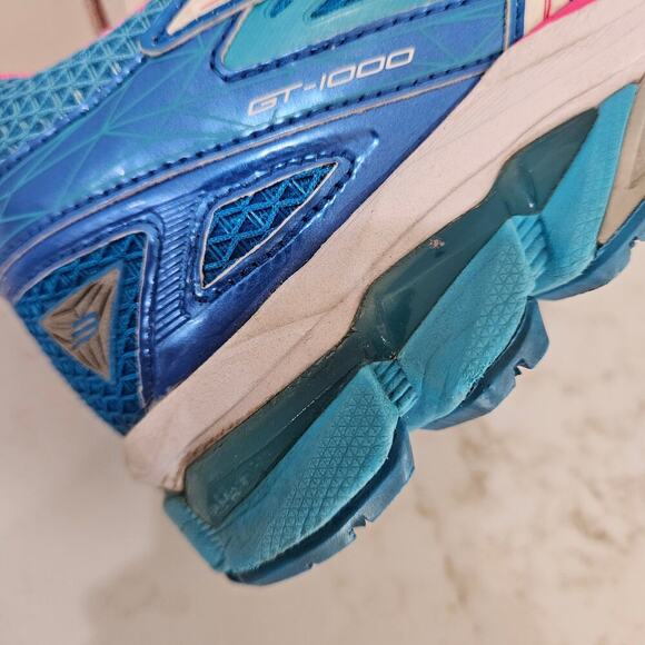 Women's Ascis GT-1000 Running Shoe, Size 10 - Picture 6 of 9